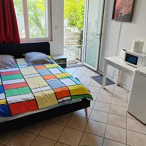 Appartement Meublée Indépendante, Avec Piscine, Pour 2 Personnes, Toulouse